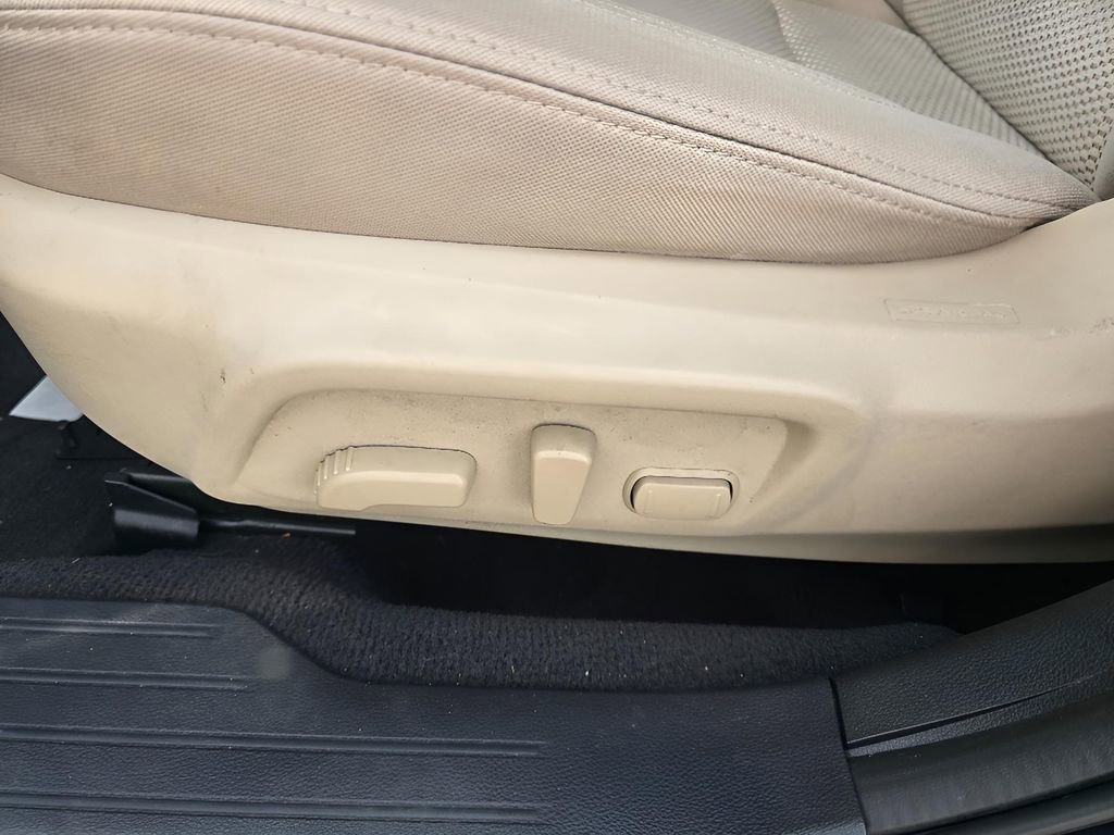 Used 2018 Subaru Outback 2.5i Premium image 28