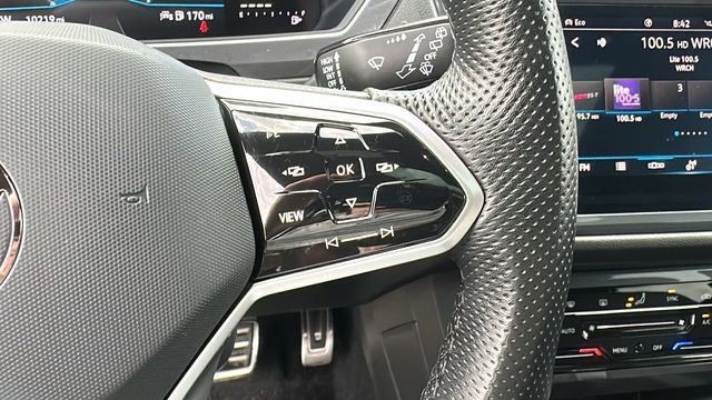 Used 2024 Volkswagen Tiguan SE R-Line image 14