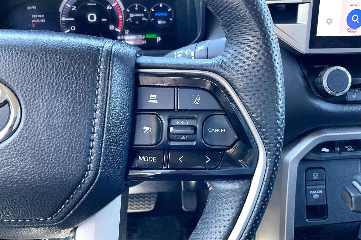 Used 2024 Toyota Tundra Limited AWD/4WD image 18