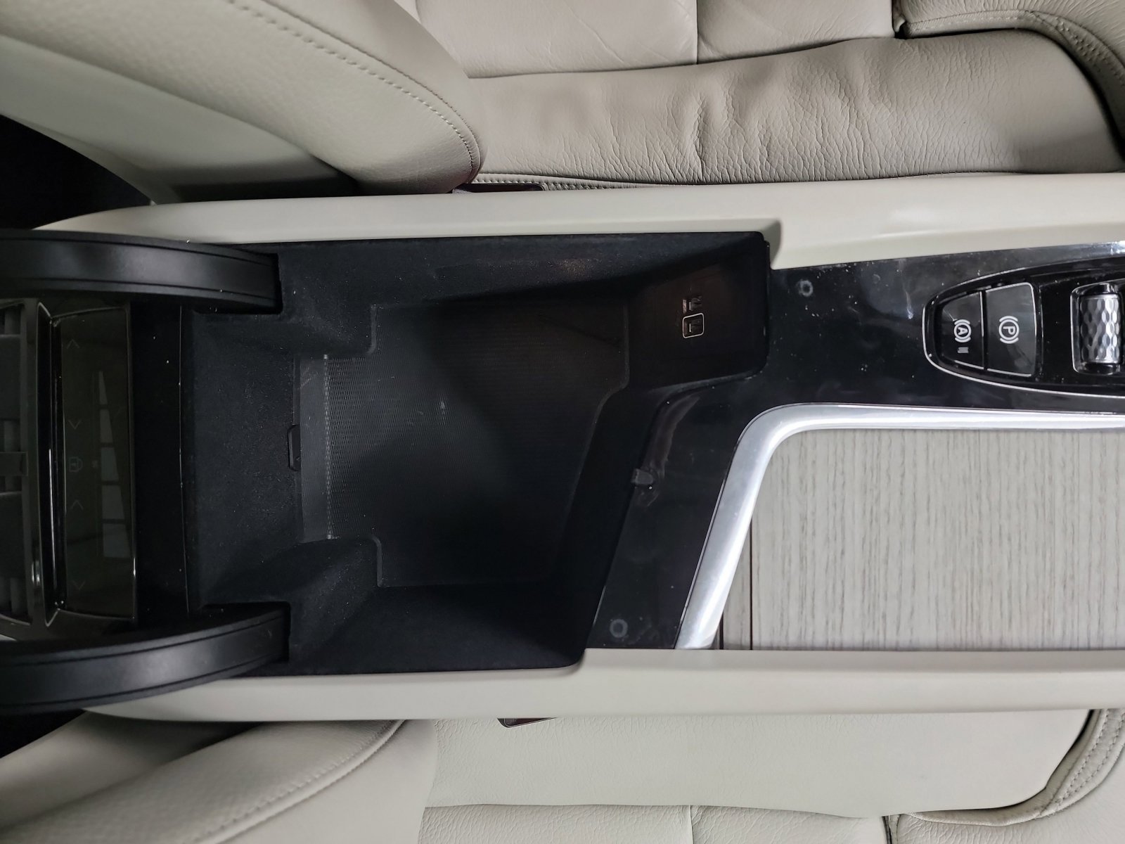 Used 2019 Volvo S60 T5 Inscription image 29