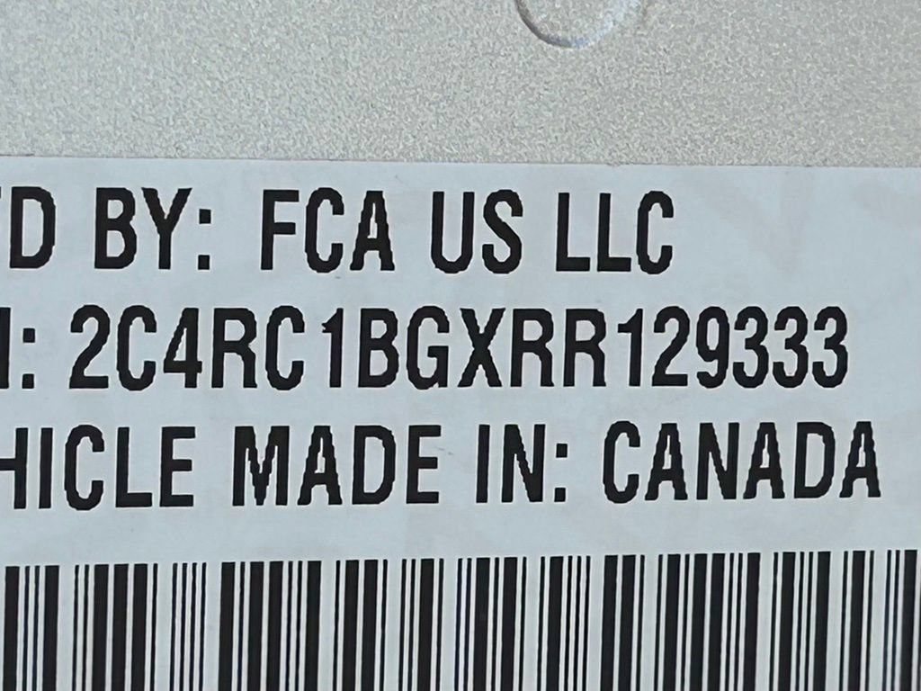 Used 2024 Chrysler Pacifica Touring-L FWD image 45