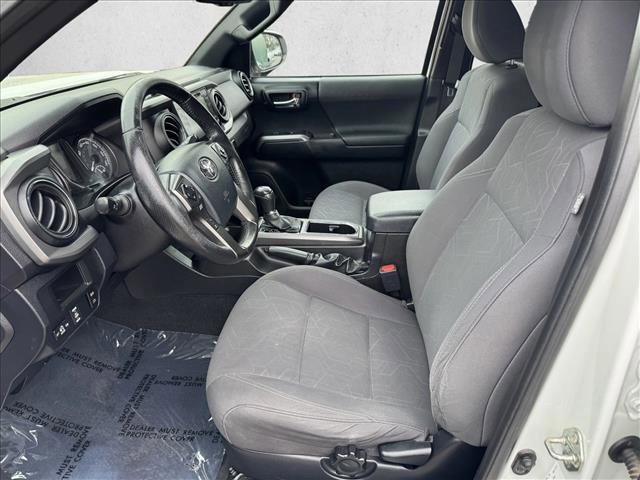 Used 2016 Toyota Tacoma TRD Off-Road w/ Towing Package image 10