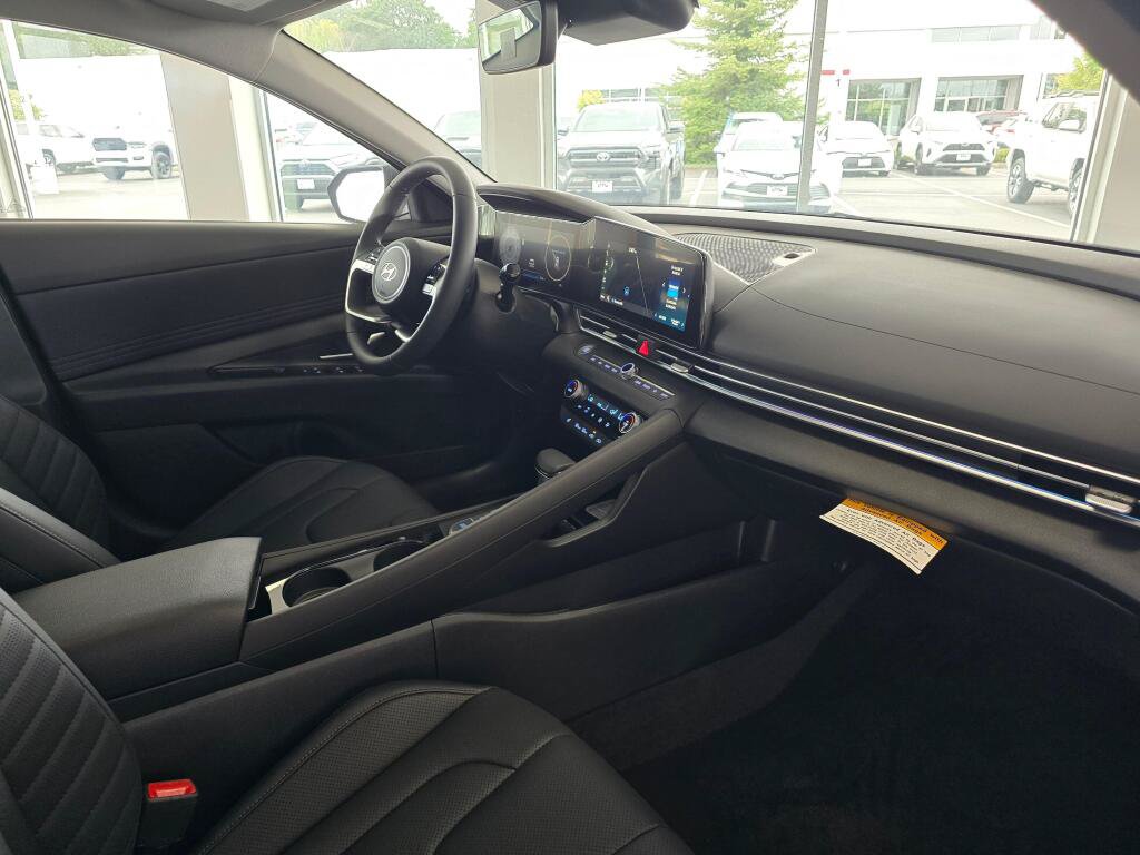 New 2026 Hyundai Elantra Limited FWD image 41