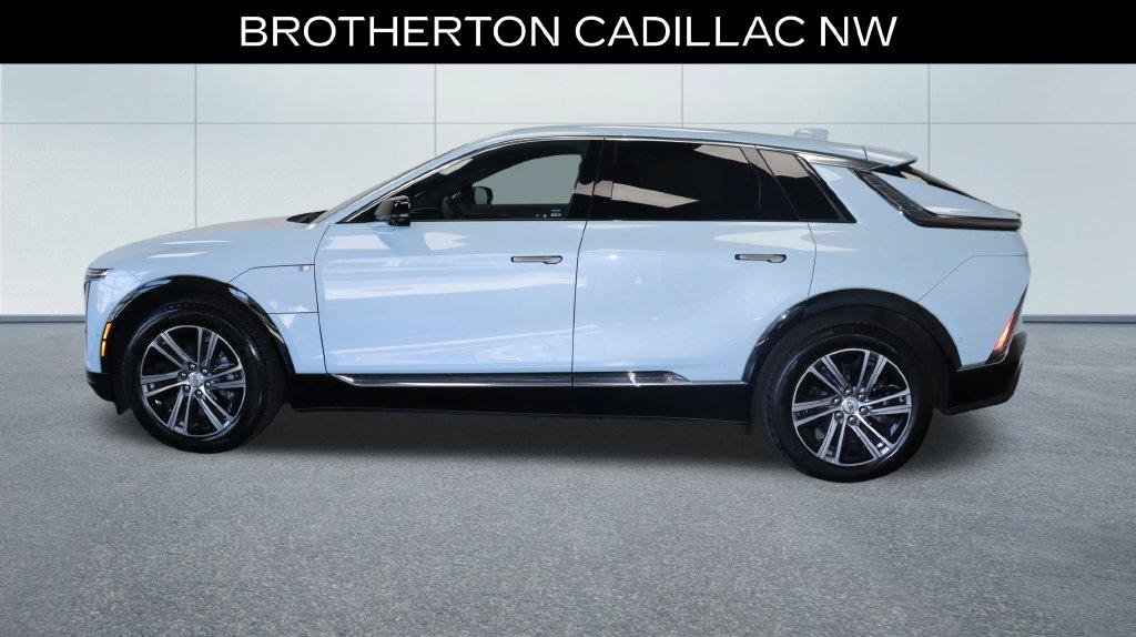 Certified 2024 Cadillac Lyriq Luxury AWD/4WD image 2