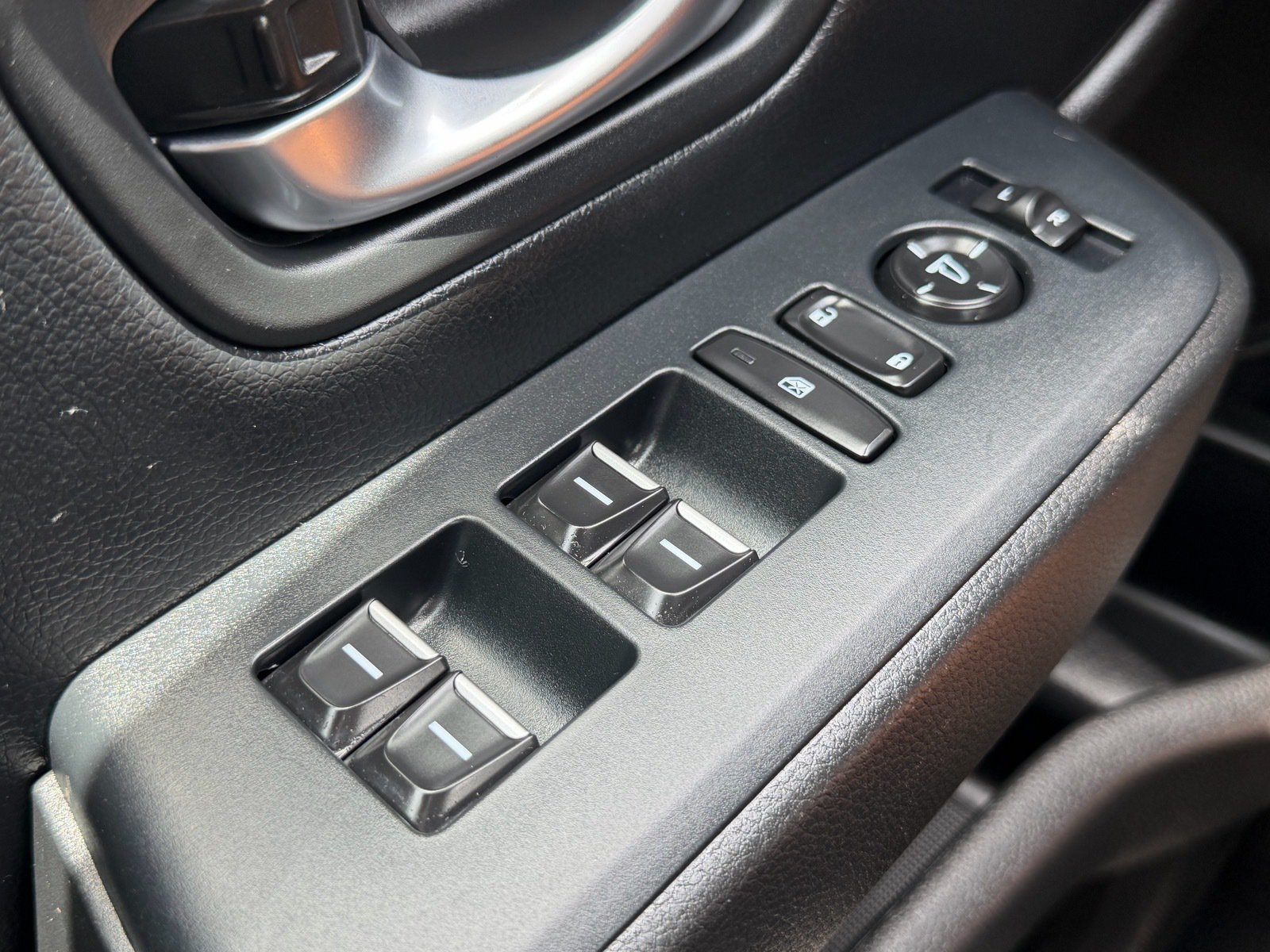 Used 2025 Honda Pilot Sport image 29