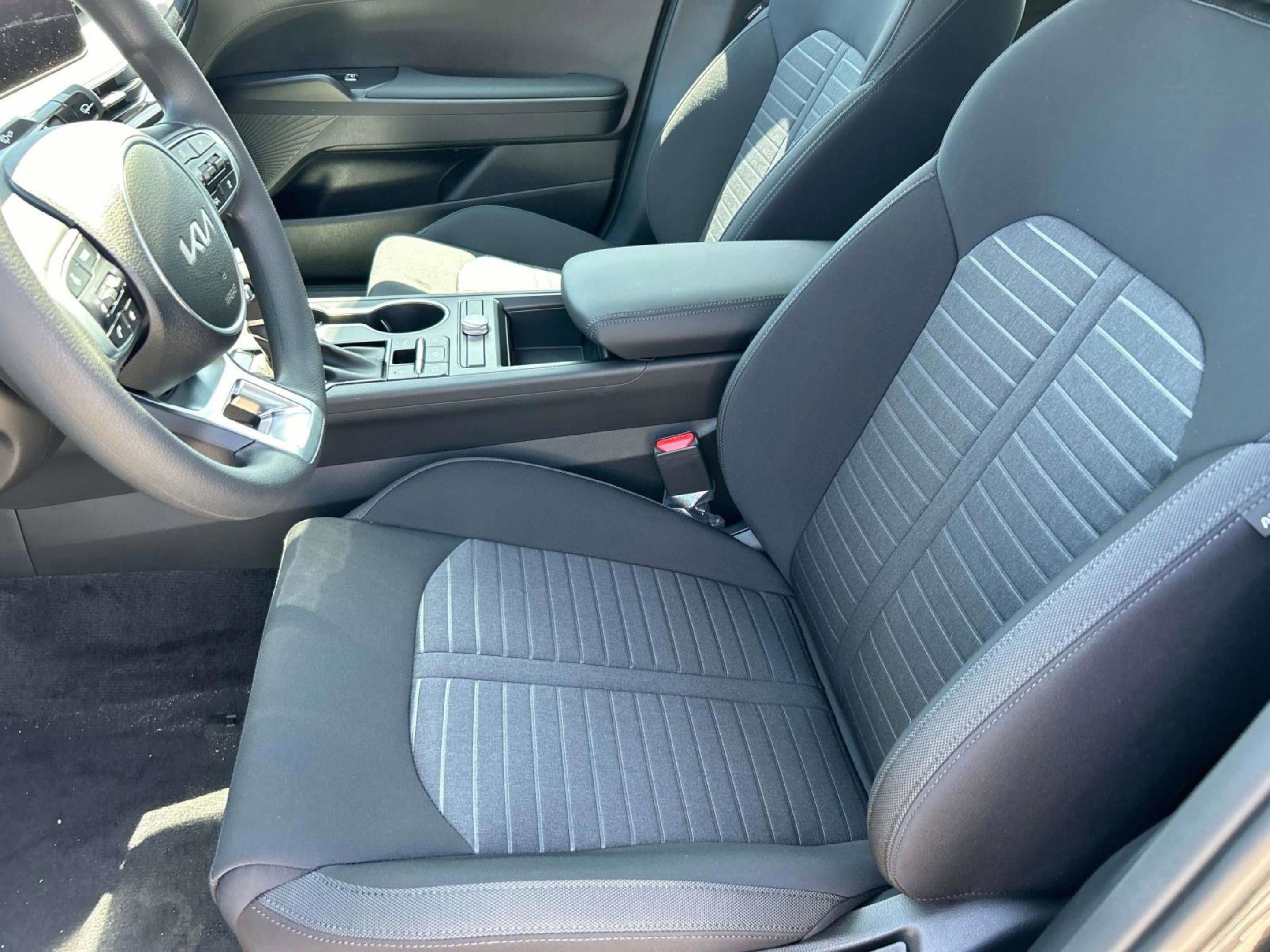 New 2026 Kia K5 LXS image 21