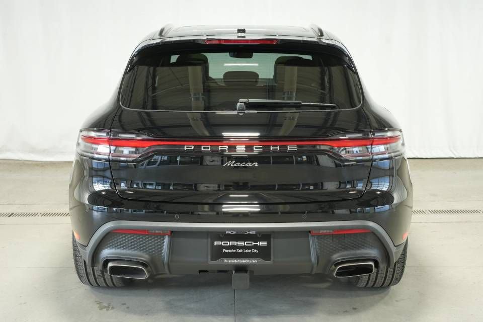 Certified 2026 Porsche Macan AWD/4WD image 12
