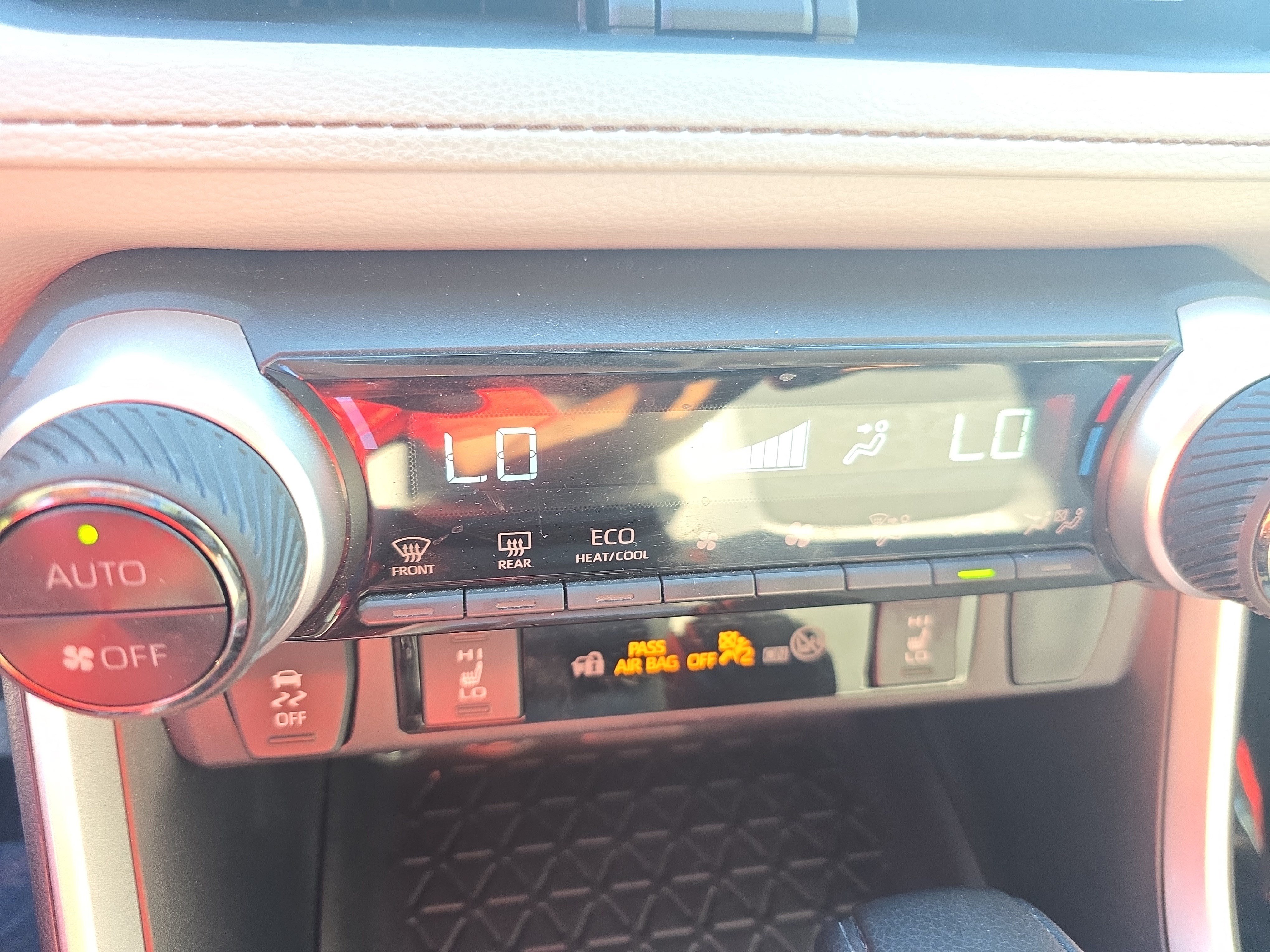 Used 2024 Toyota RAV4 XLE w/ Convenience Package AWD/4WD image 19