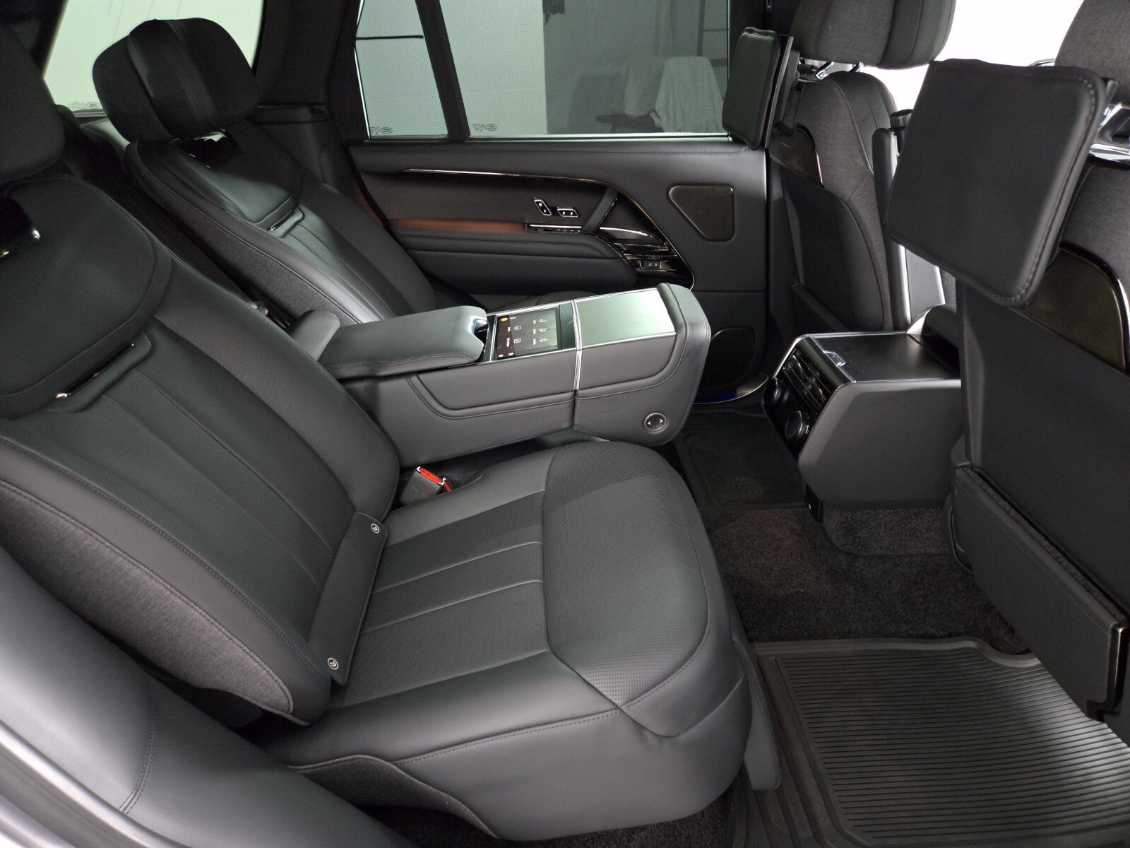 Used 2023 Land Rover Range Rover SV AWD/4WD image 18
