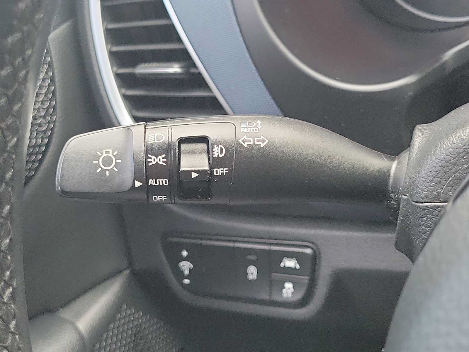 Used 2021 Kia Seltos S FWD image 25