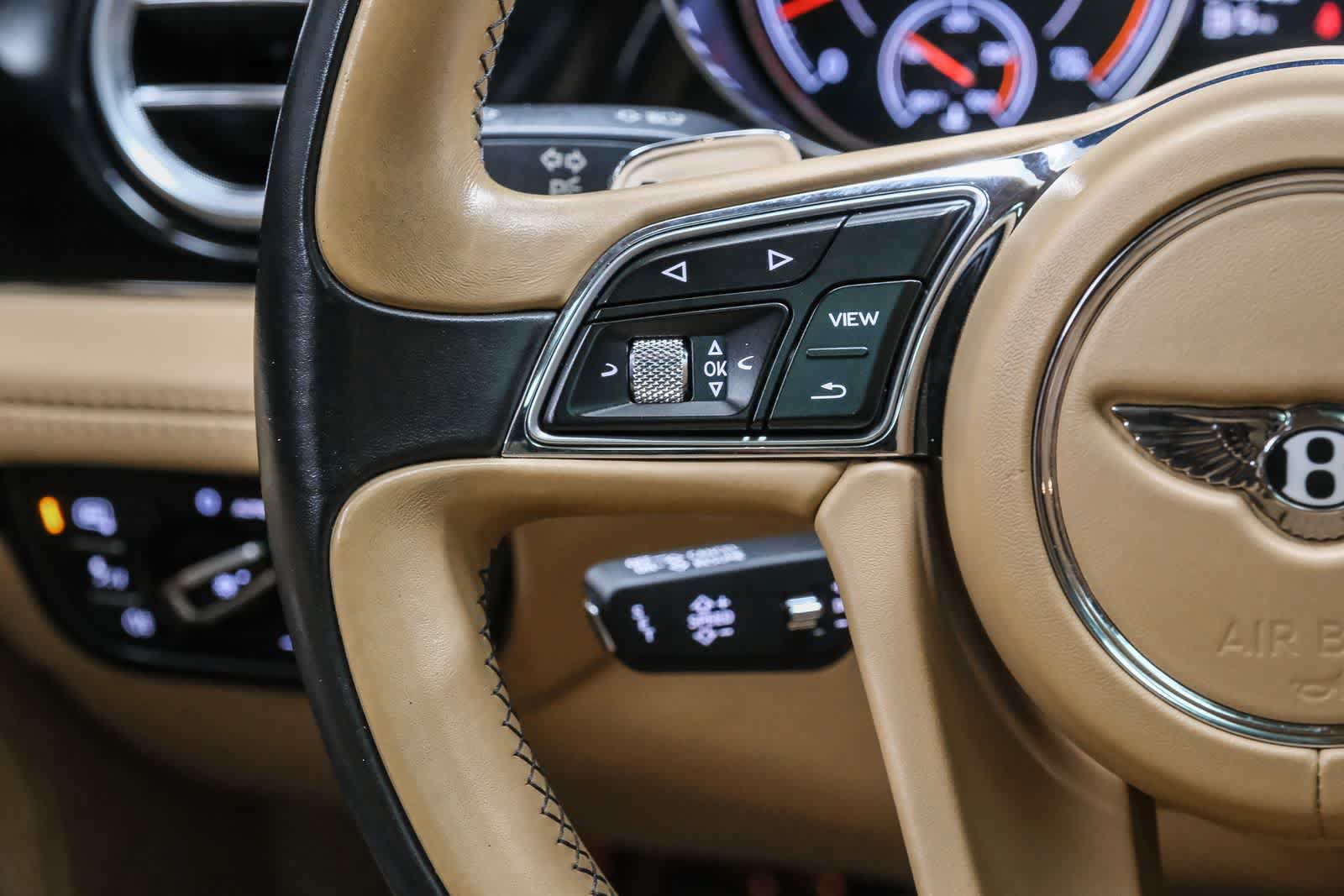Used 2018 Bentley Bentayga AWD/4WD image 19