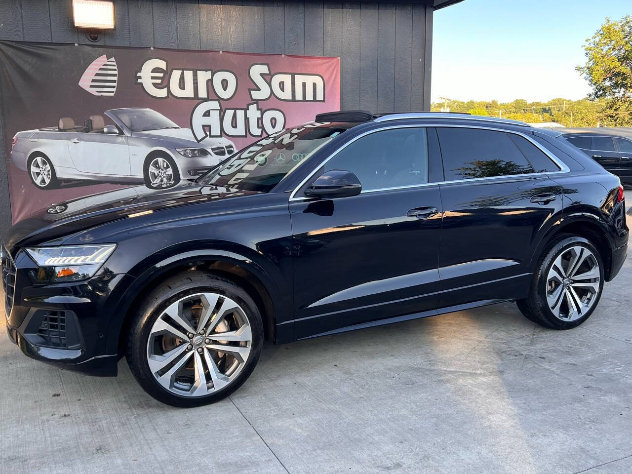 Used 2019 Audi Q8 Prestige AWD/4WD image 4