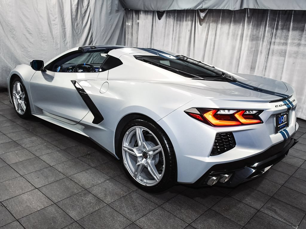 Used 2023 Chevrolet Corvette Stingray Premium Cpe w/ Body-Color Dual Roof Package RWD image 4