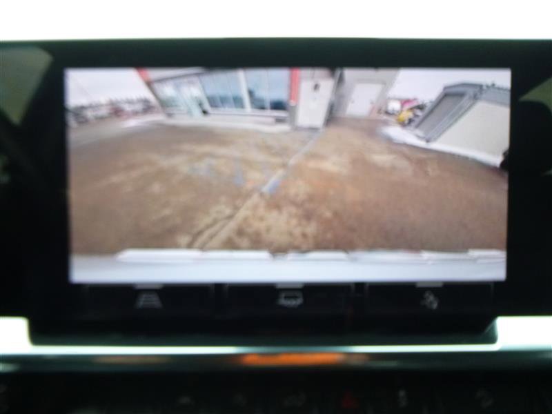 Used 2024 GMC Sierra 1500 Elevation w/ Preferred Package image 16