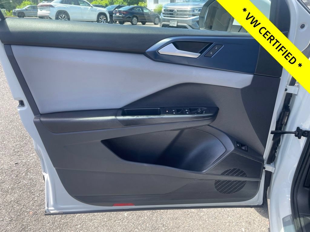 Certified 2023 Volkswagen Taos SE FWD image 15