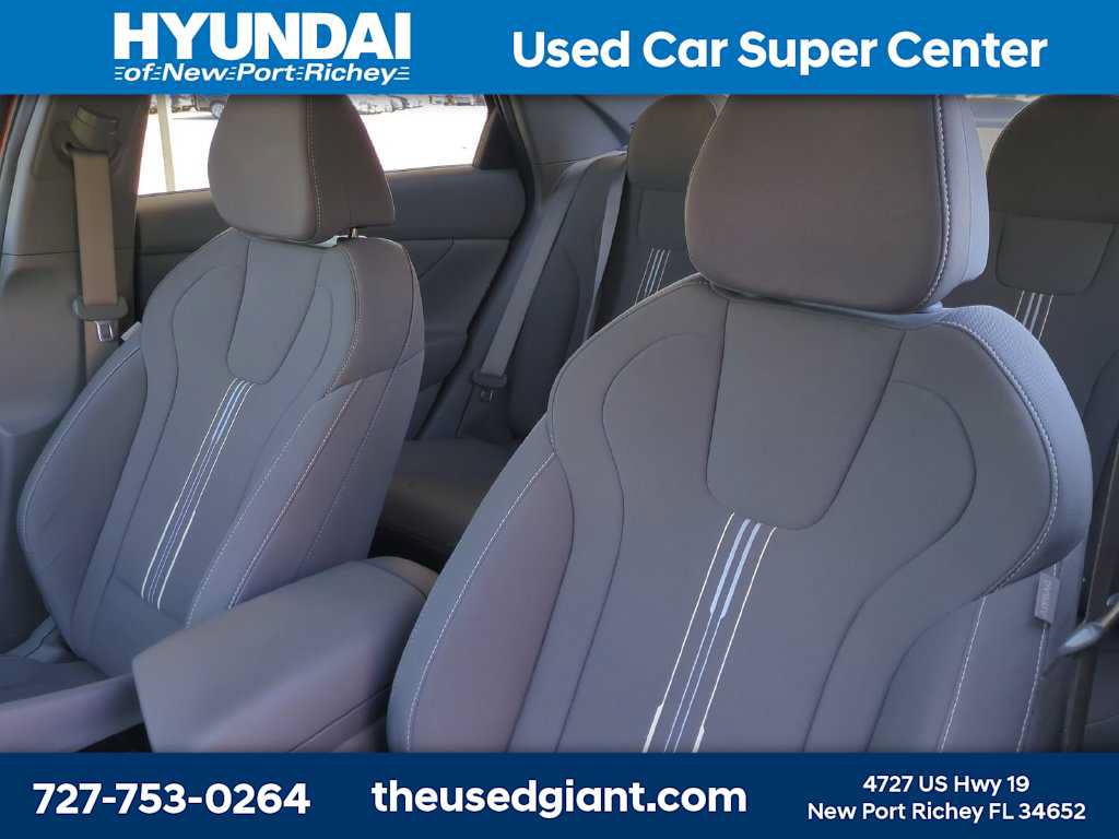 Used 2023 Hyundai Elantra SEL w/ Convenience Package FWD image 7