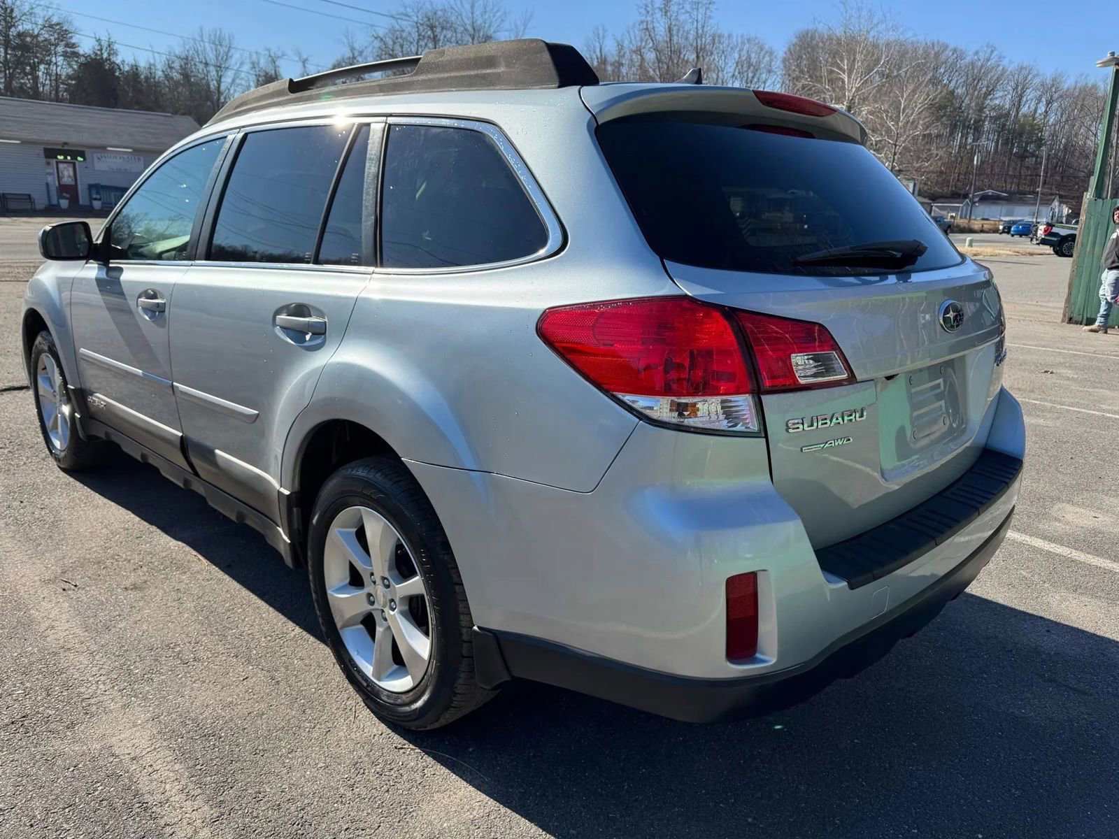 Used 2014 Subaru Outback 2.5i Limited AWD/4WD image 9