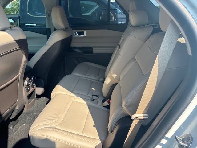 Used 2020 Ford Explorer Platinum w/ Premium Technology Package AWD/4WD image 7