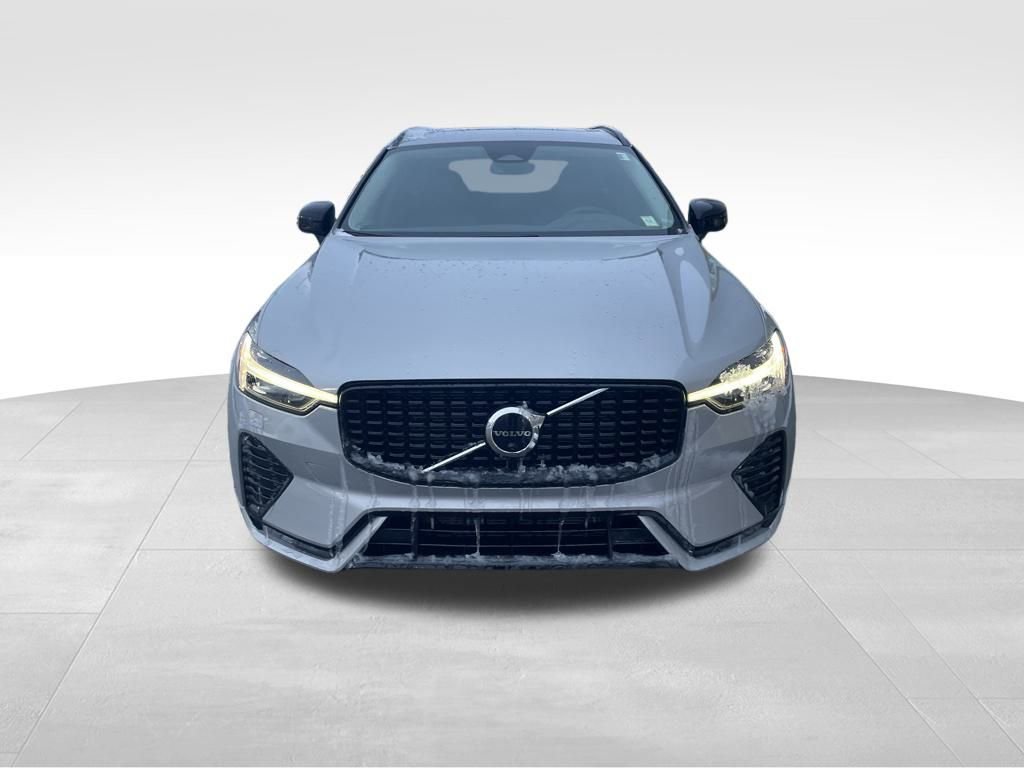 Certified 2023 Volvo XC60 B5 Plus w/ Climate Package image 10