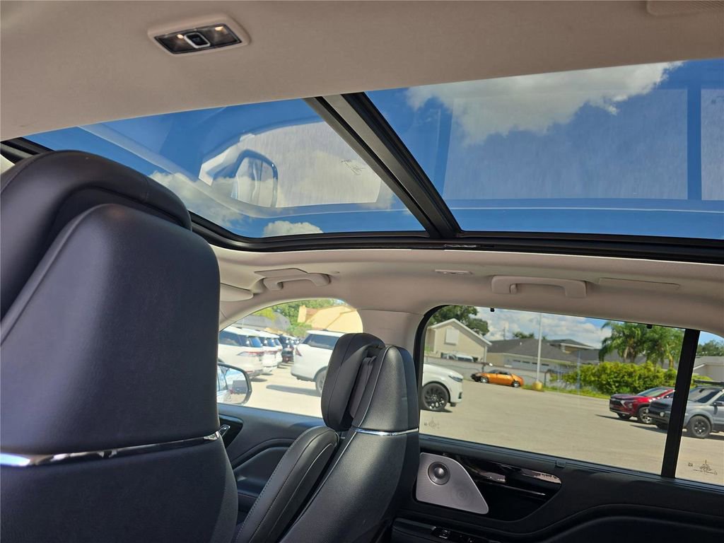 Used 2025 Lincoln Aviator Reserve w/ Equipment Group 201A image 31