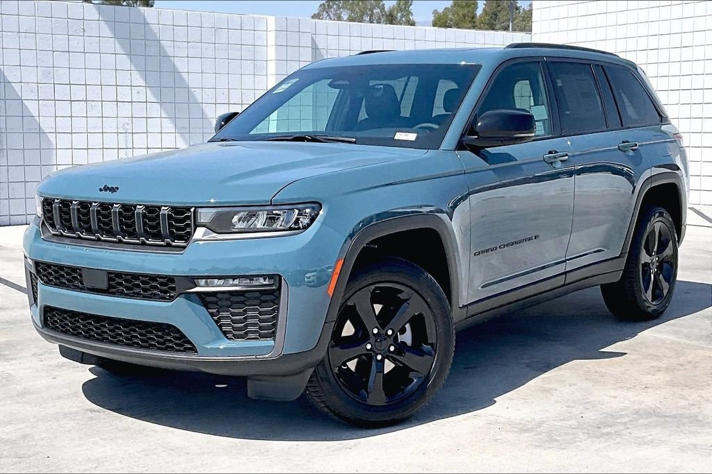 New 2026 Jeep Grand Cherokee Limited w/ Limited Altitude Package AWD/4WD image 2