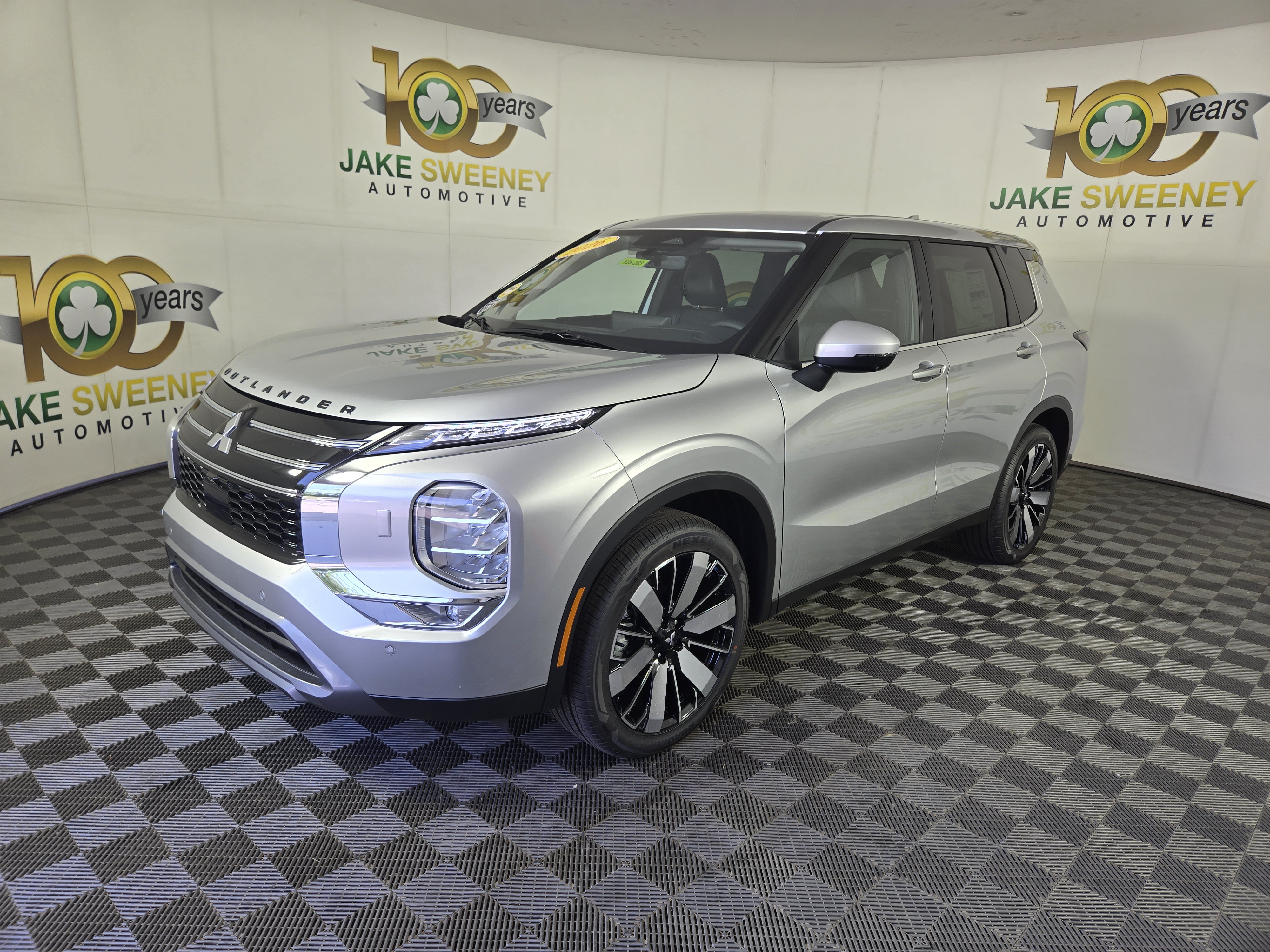 New 2026 Mitsubishi Outlander SE AWD/4WD image 3