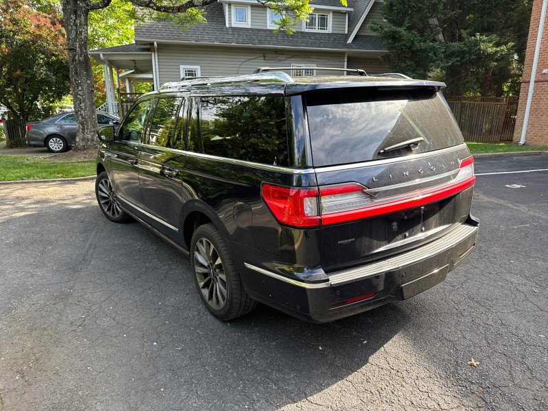 Used 2021 Lincoln Navigator L Reserve w/ Luxury Package AWD/4WD image 4