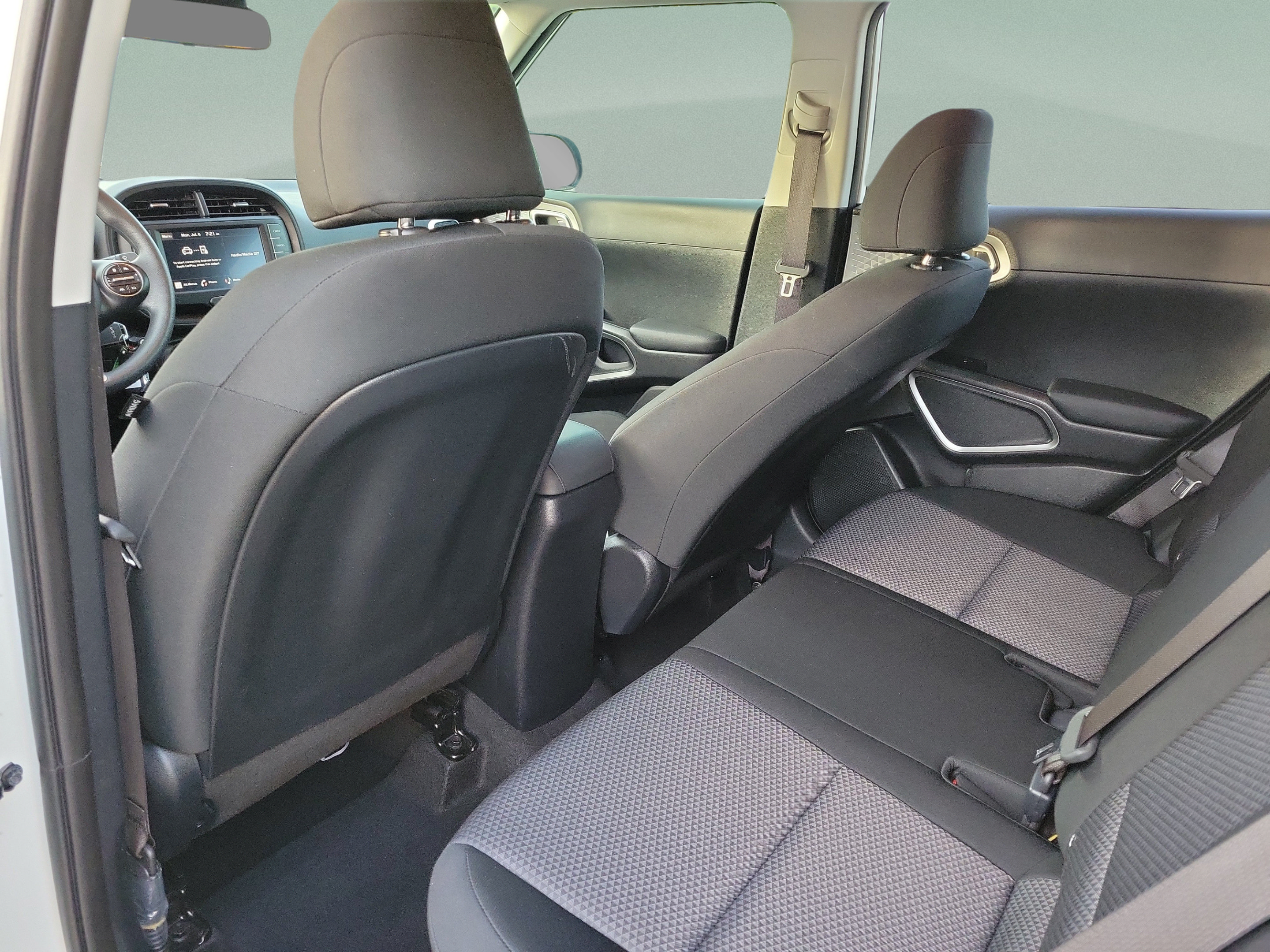 Certified 2025 Kia Soul LX w/ LX Technology Package FWD image 6