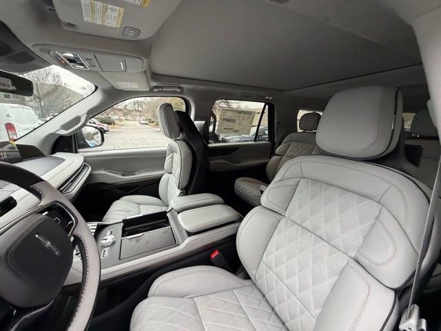 New 2025 Lincoln Navigator L Black Label image 13