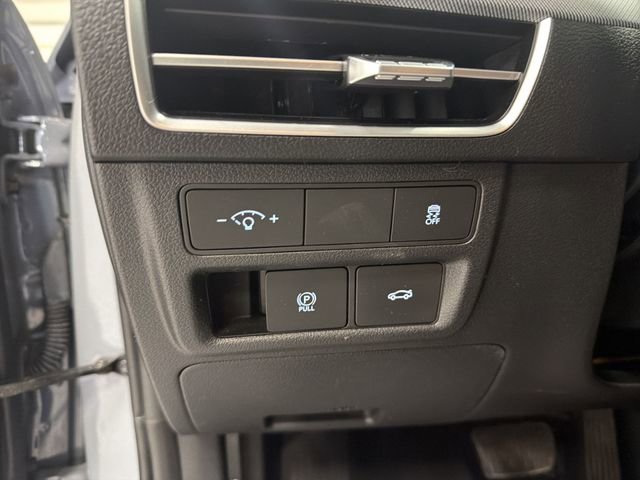 Used 2025 Hyundai Sonata SEL FWD image 27