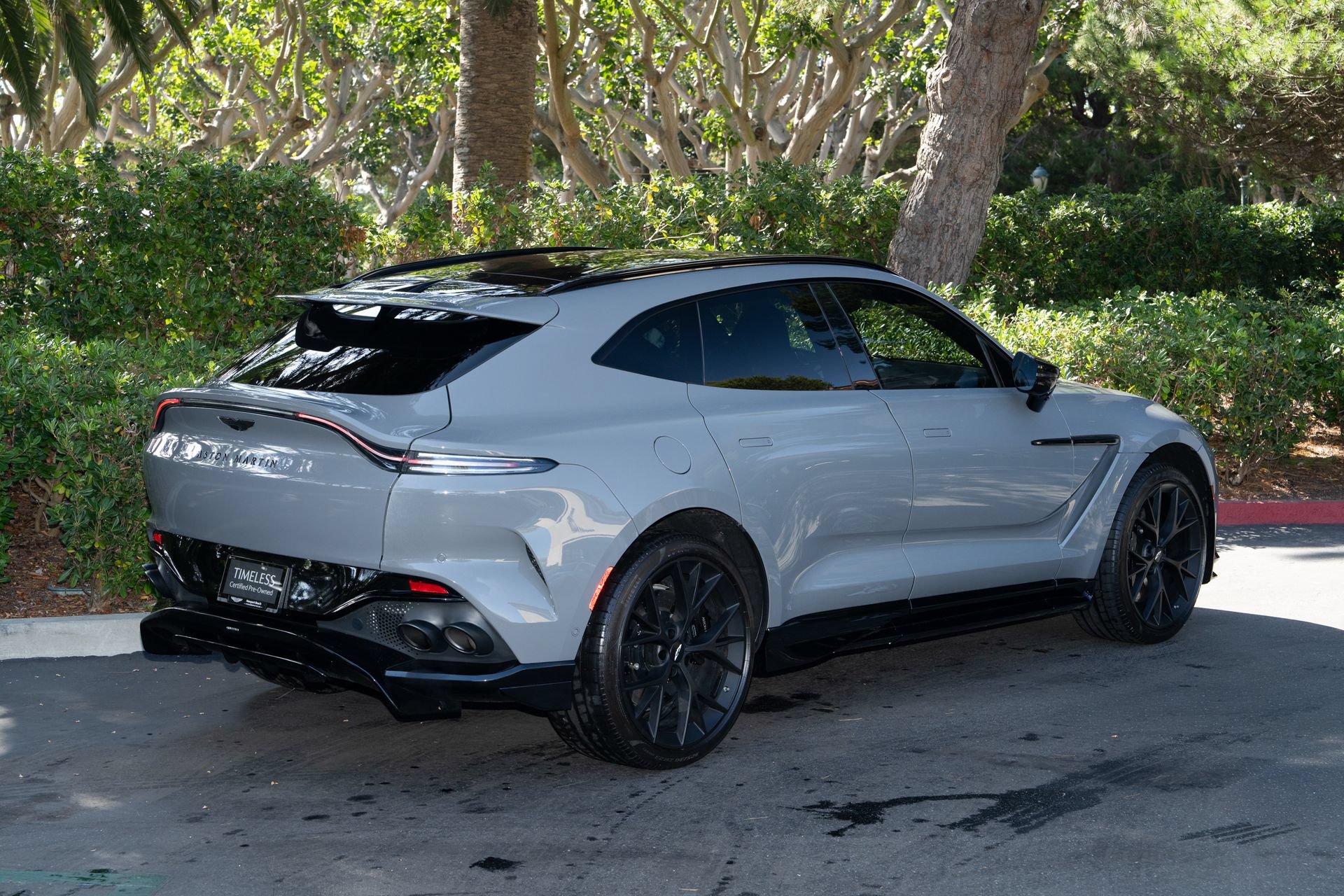 Used 2025 Aston Martin DBX 707 AWD/4WD image 3