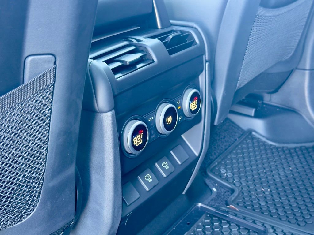 Used 2025 Land Rover Defender 110 X-Dynamic SE image 13