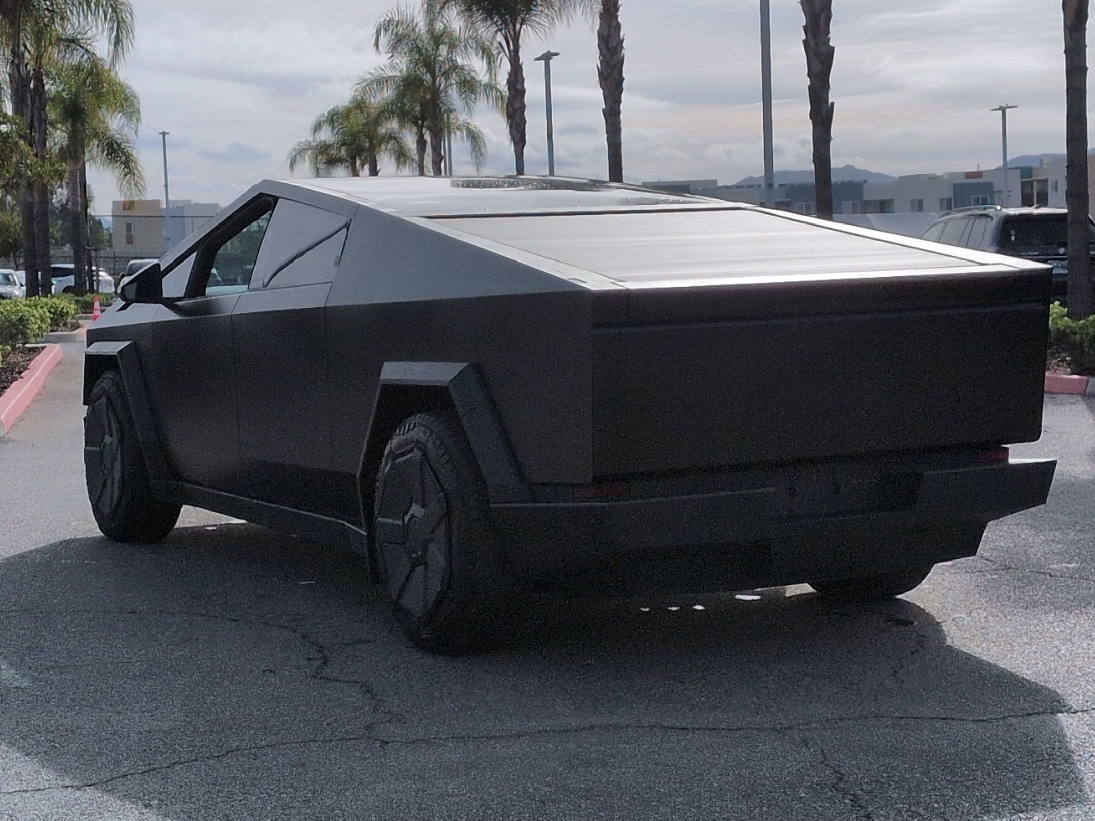 Used 2024 Tesla Cybertruck AWD Crew Cab image 8