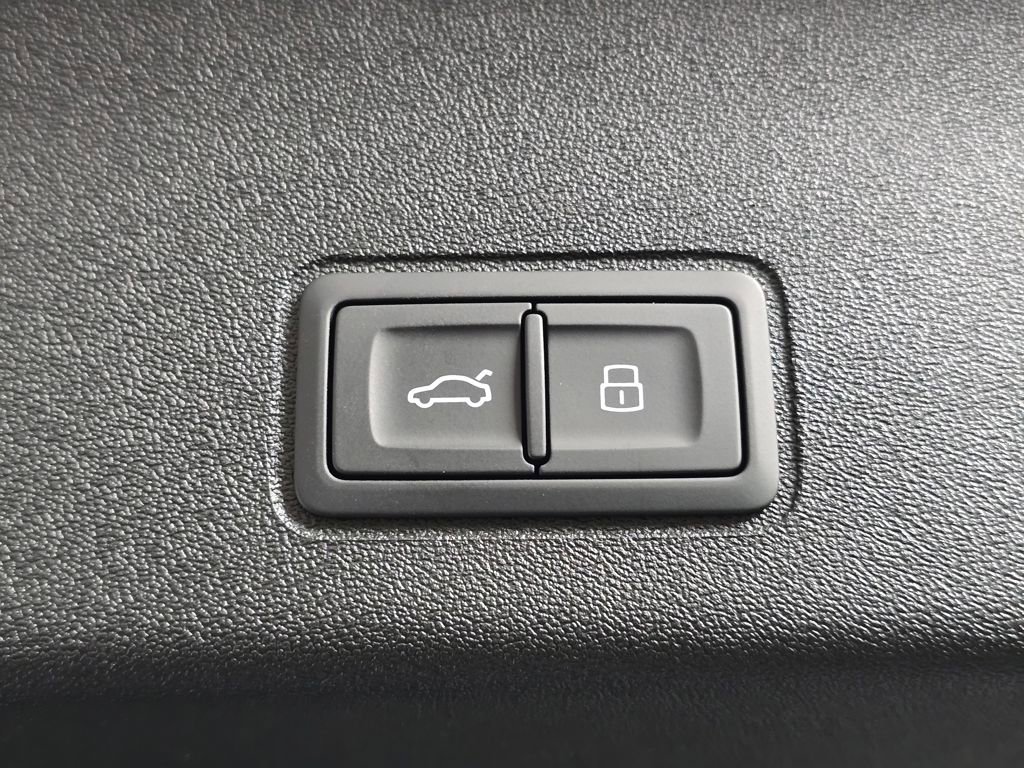 New 2026 Audi Q3 quattro 2.0T AWD/4WD image 10
