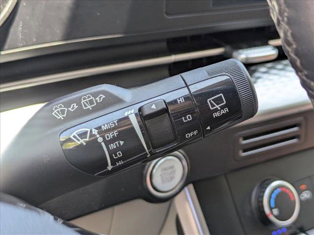 Used 2024 Kia Carnival LX FWD image 12
