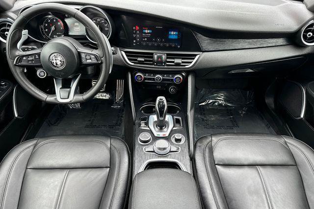 Used 2023 Alfa Romeo Giulia Sprint RWD image 14