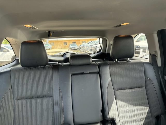 Used 2018 Toyota Highlander Plus FWD image 12