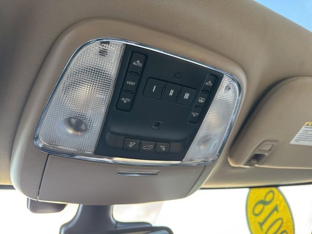 Used 2018 Jeep Grand Cherokee Overland w/ Jeep Active Safety Group image 17