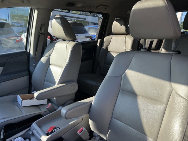 Used 2016 Honda Odyssey Touring Elite image 9
