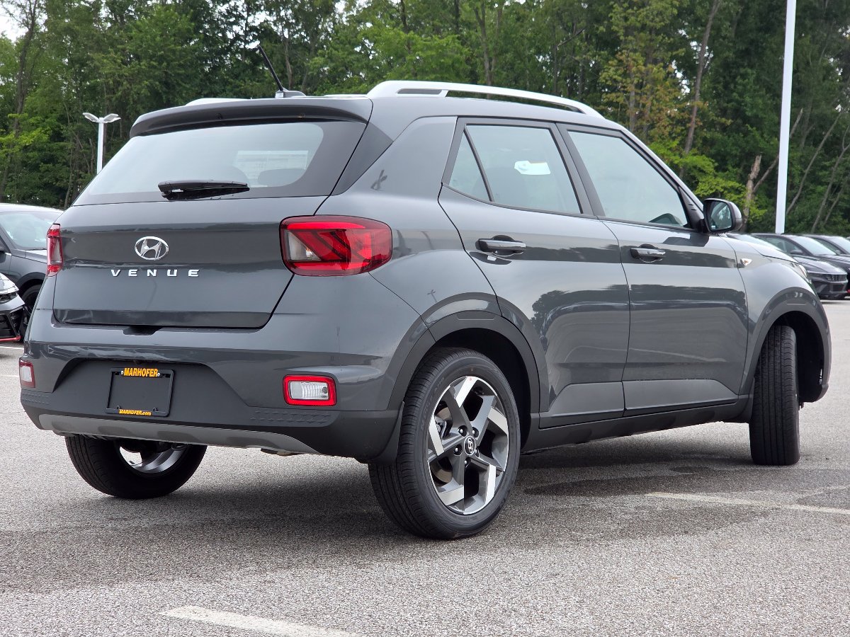 New 2026 Hyundai Venue SEL FWD image 21