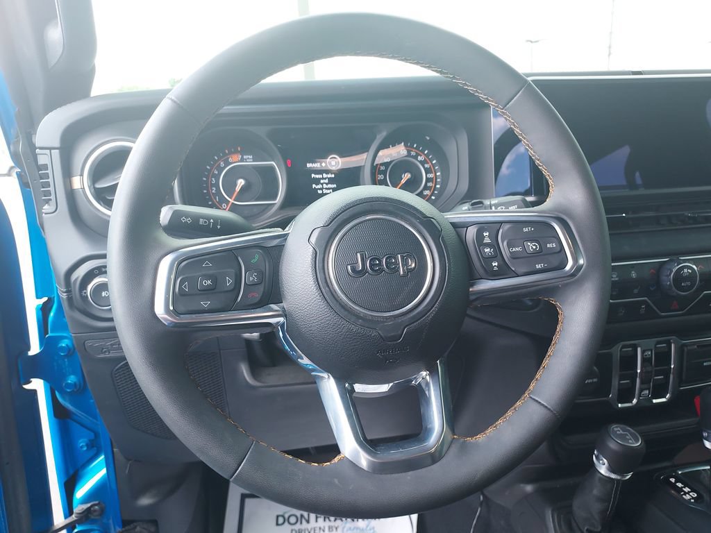 Used 2024 Jeep Wrangler Unlimited Sahara AWD/4WD image 17