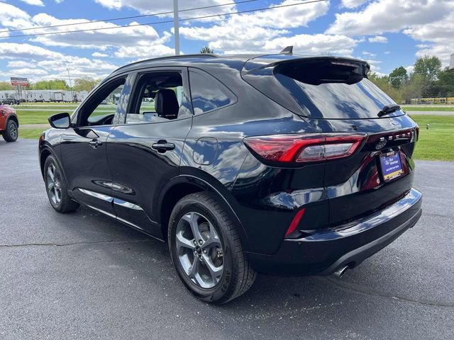 Certified 2023 Ford Escape ST-Line w/ Cold Weather Package FWD image 5