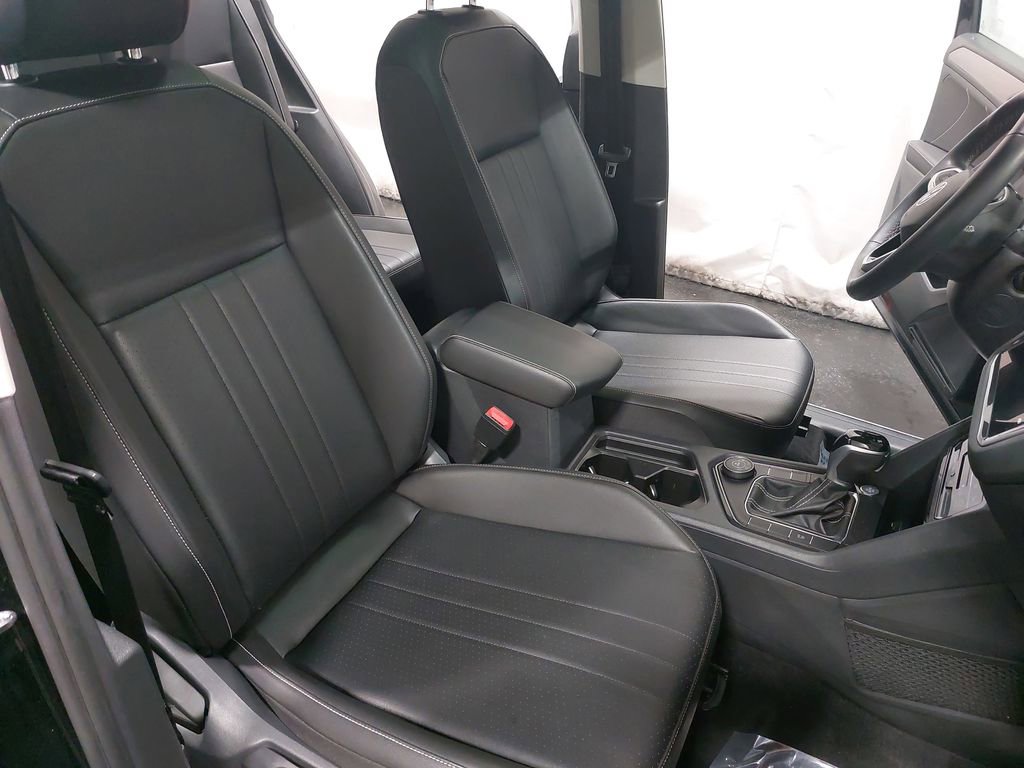 Used 2022 Volkswagen Tiguan SE image 10