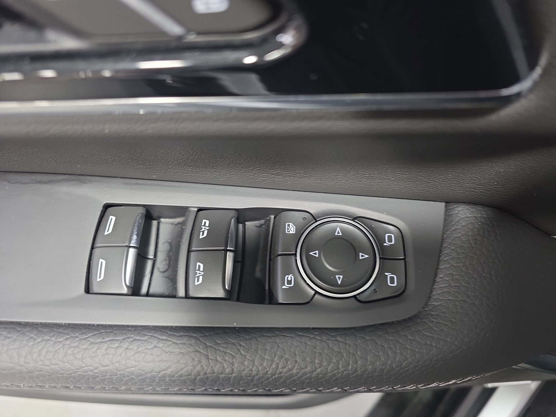 Used 2025 GMC Yukon Denali image 27