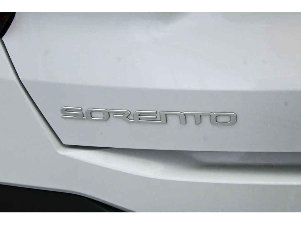 Certified 2025 Kia Sorento LX image 37