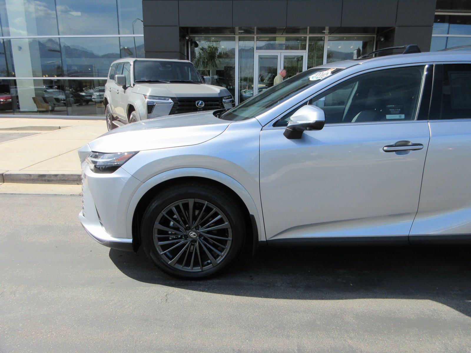 Used 2026 Lexus RX 350h w/ Convenience Package AWD/4WD image 2