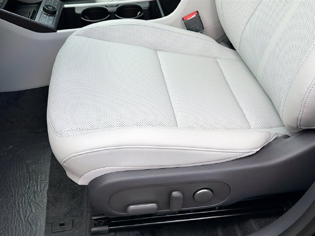 Certified 2026 Hyundai Kona Limited FWD image 21