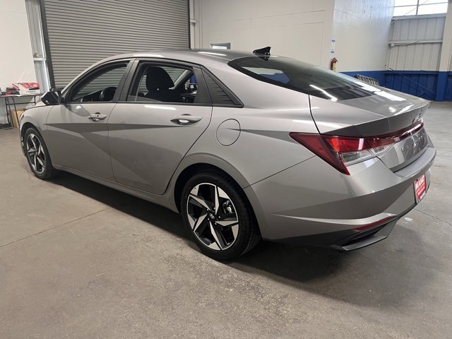 Used 2023 Hyundai Elantra SEL w/ Convenience Package image 5