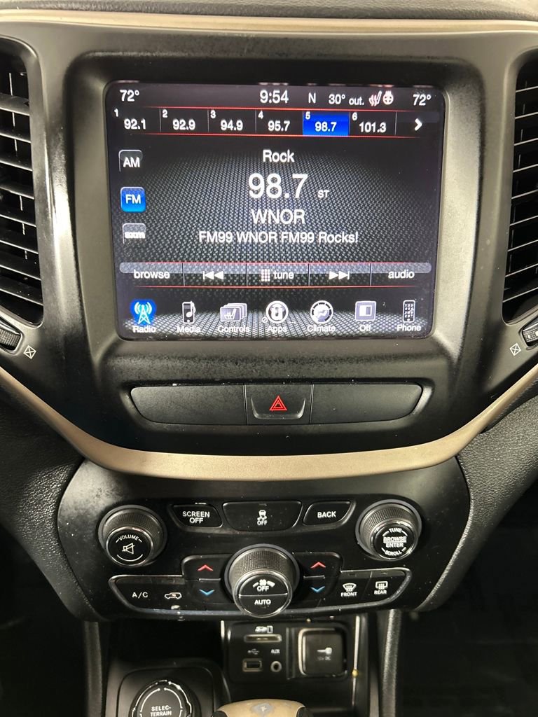 Used 2016 Jeep Cherokee Limited image 12