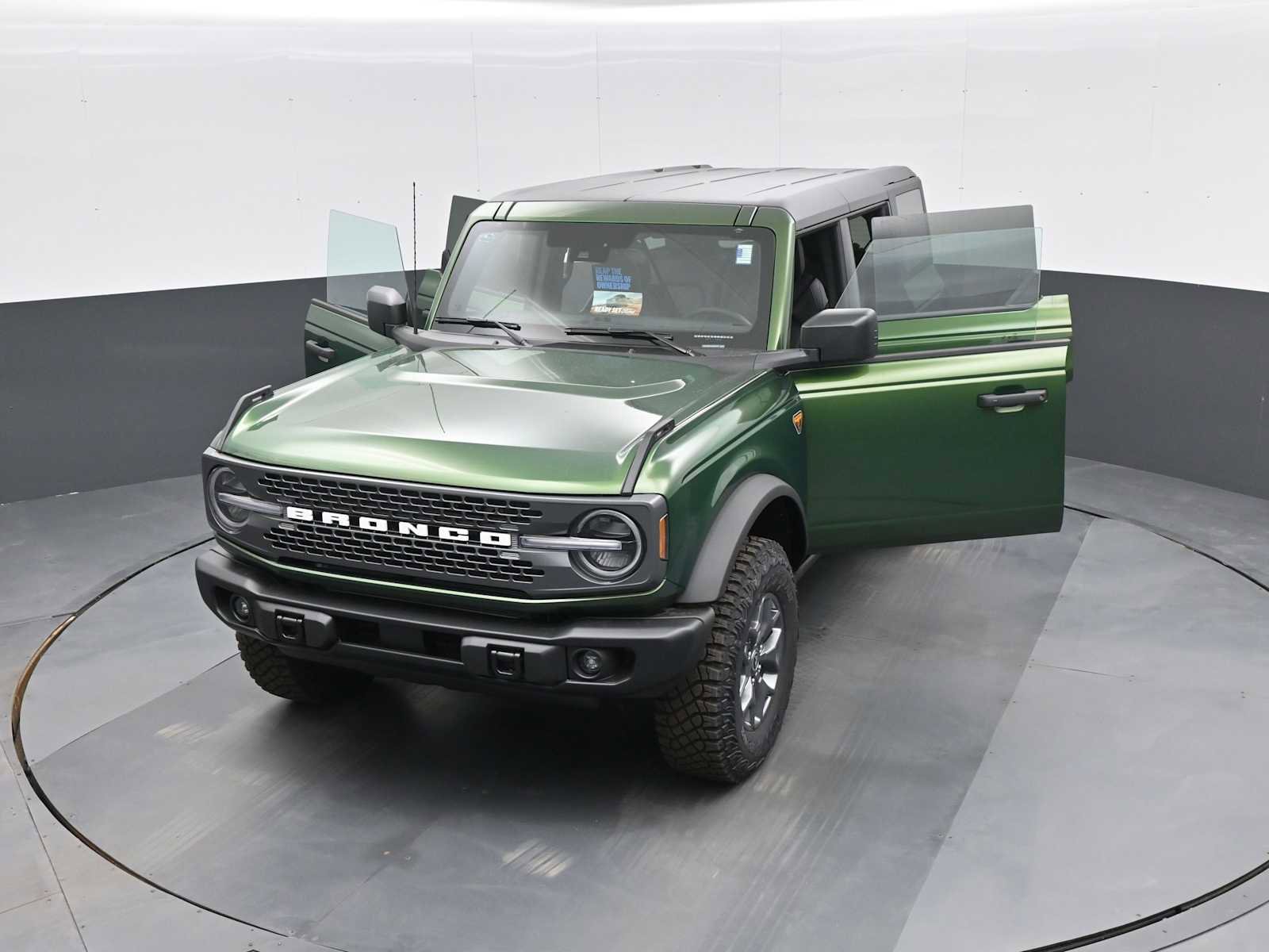 New 2025 Ford Bronco Badlands image 27